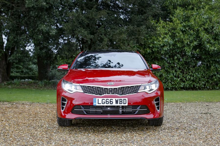  Kia Optima GT Line S 2017 года  (UK) (фото 11 из 20)